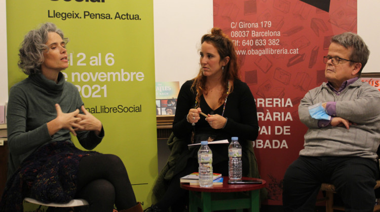 Marta Butjosa i Josep Maria Alaña, durant la presentació dels seus llibres a la libreria Obaga, moderada per Clara Congost. Social.cat