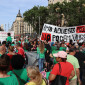 Centenars de persones recorren el centre de Barcelona en contra de l’encariment “insostenible” de la vida