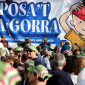 El ‘Posa’t la gorra’ omple el Poble Espanyol de solidaritat amb els infants i adolescents amb càncer