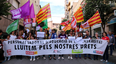 Concentració a Tarragona per denunciar la precarietat laboral del Personal d’Atenció Educativa i exigir millores